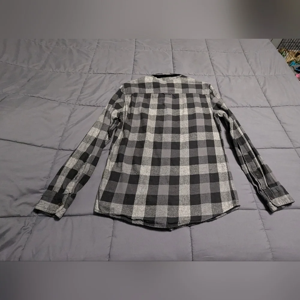 URBAN PIPELINE Awesomely Soft Black & Grey Plaid Mens Small button down Shirt